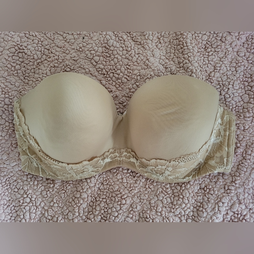 Strapless lightly lined Victoria's Secret Bra 34DD